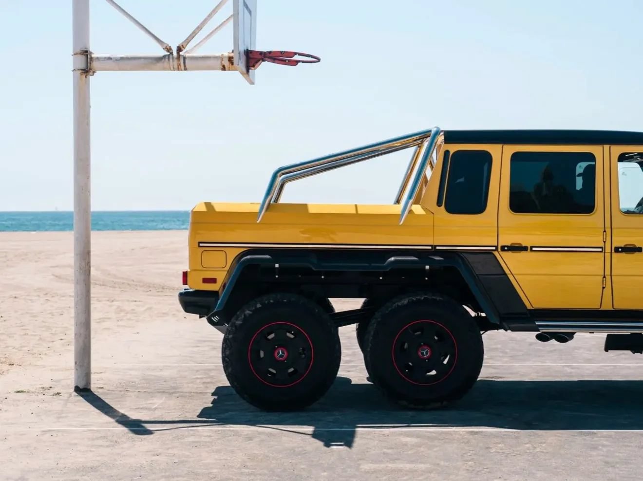 Used 2017 Mercedes-Benz G 65 AMG 4MATIC w/ Solarbeam Edition image 9
