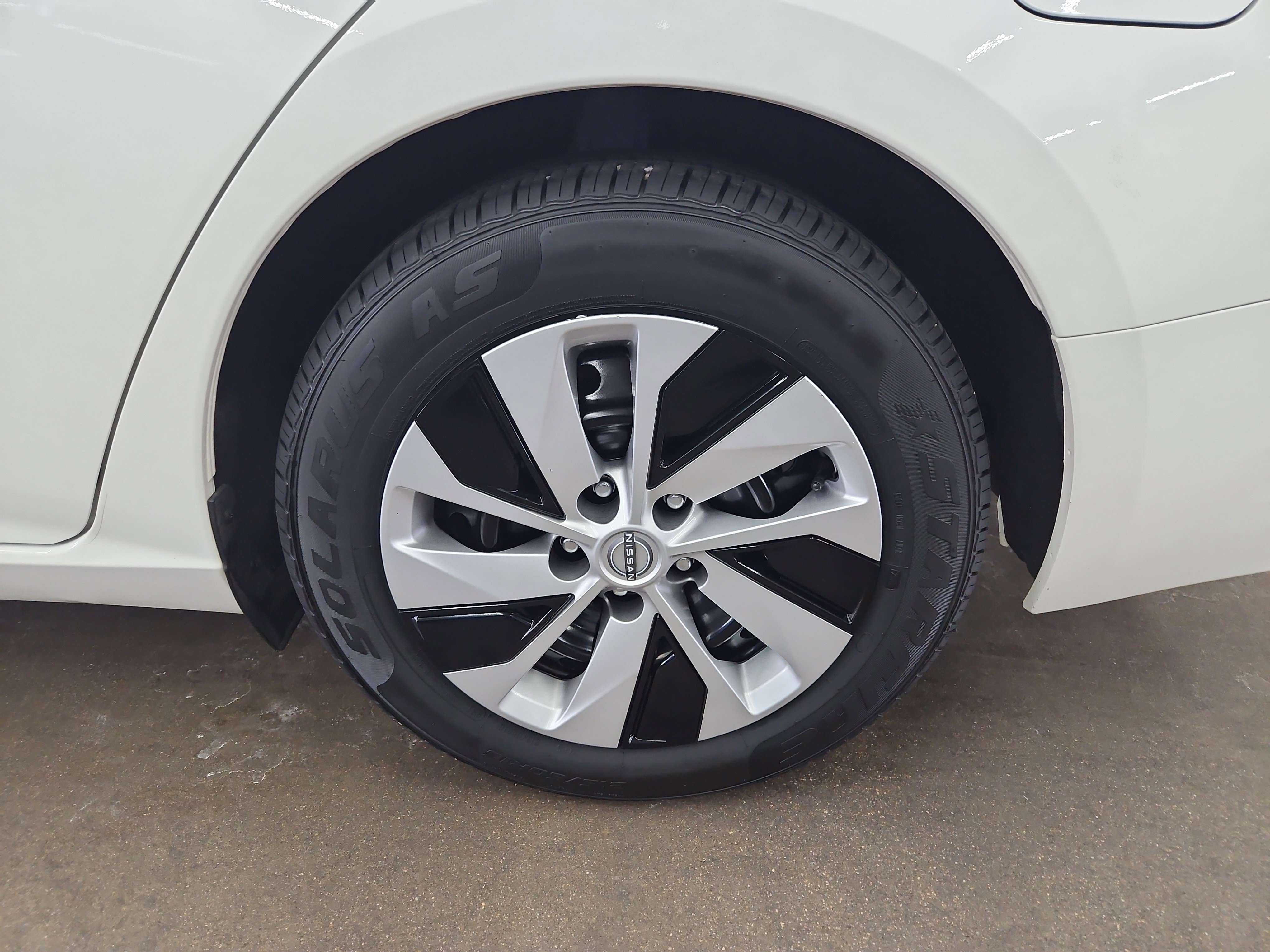 Used 2024 Nissan Altima 2.5 S image 22