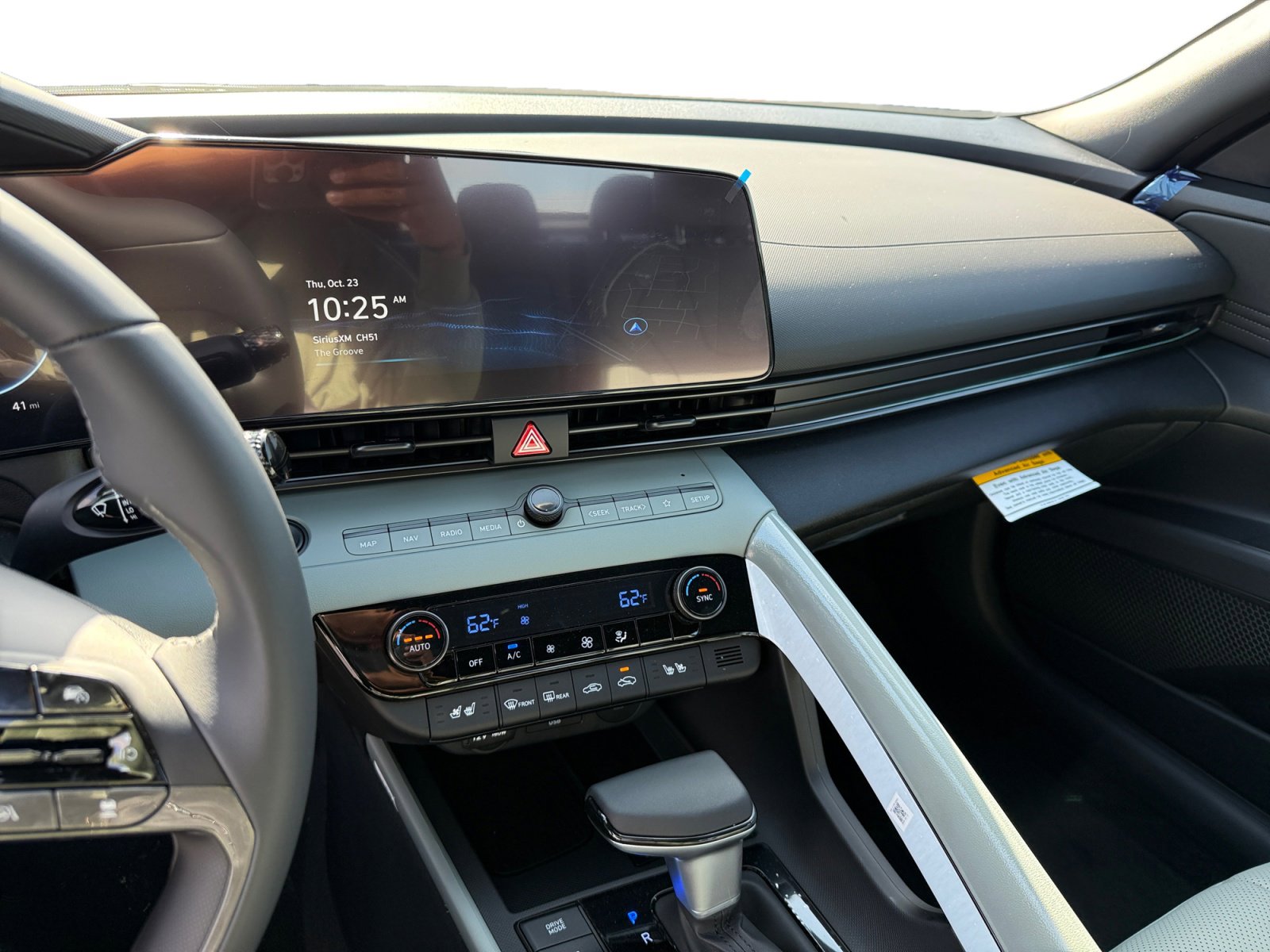 New 2025 Hyundai Elantra Limited image 12