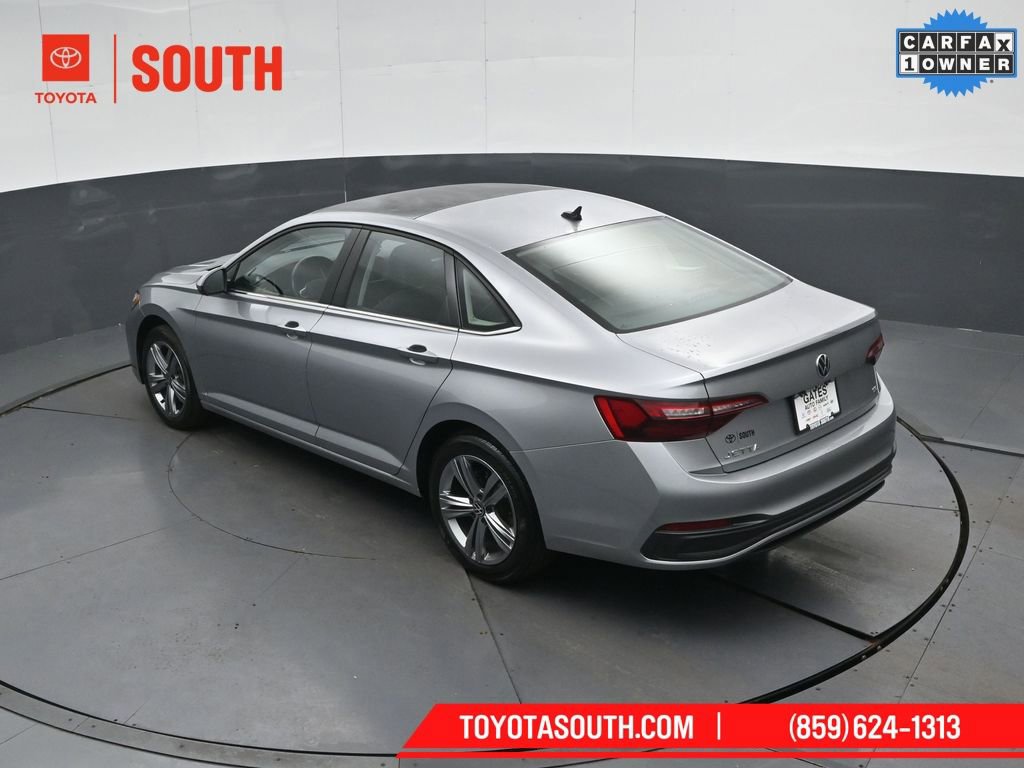 Used 2024 Volkswagen Jetta SE image 52