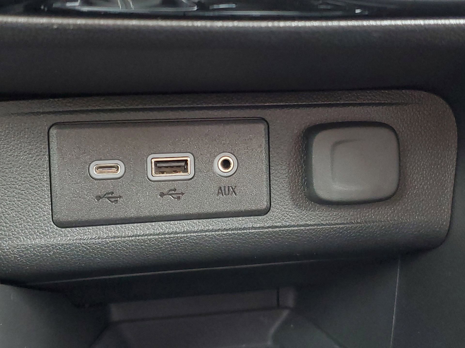 Used 2021 Buick Encore GX Preferred image 28