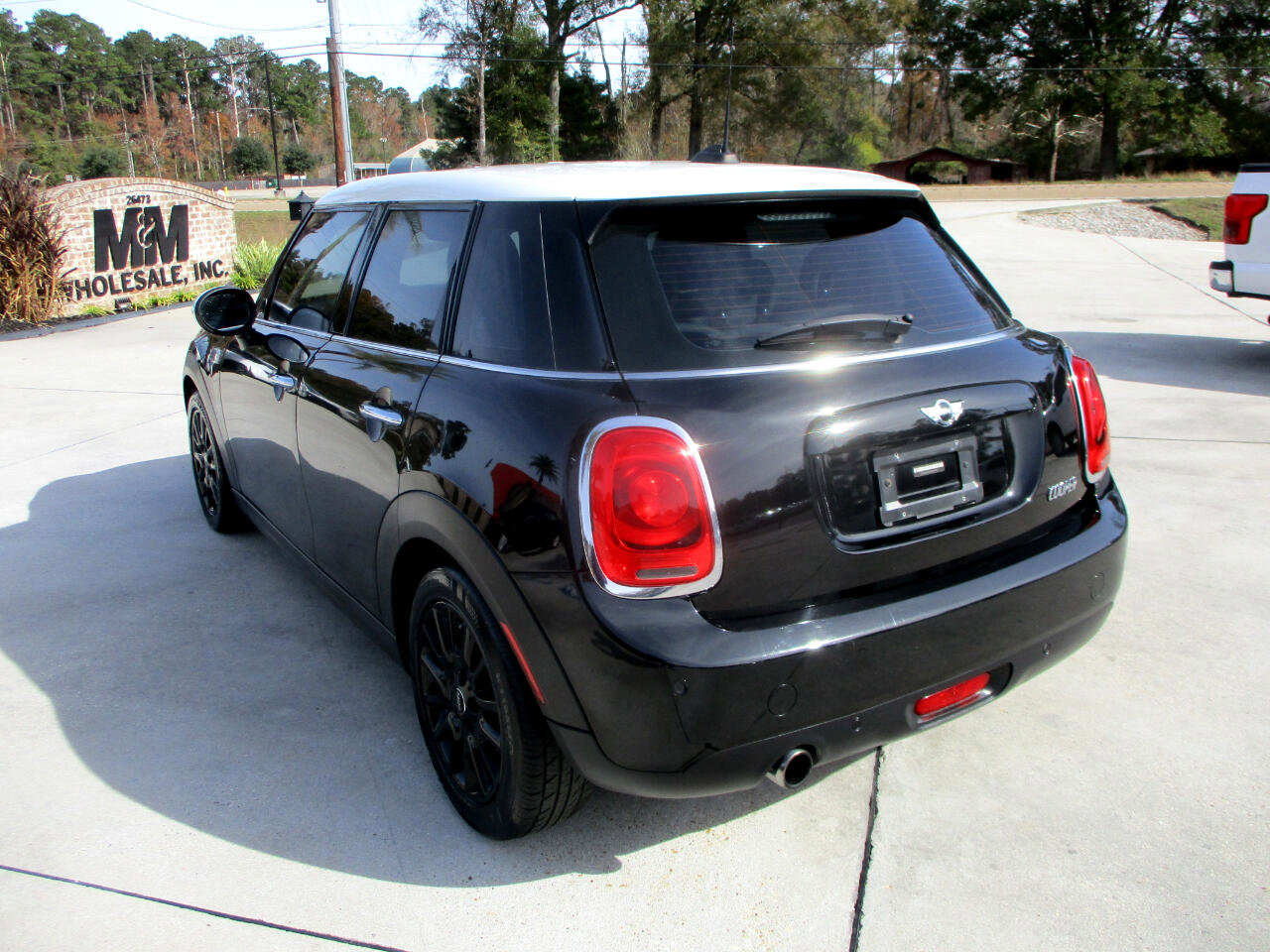 Used 2017 MINI Cooper 4-Door Hardtop image 26