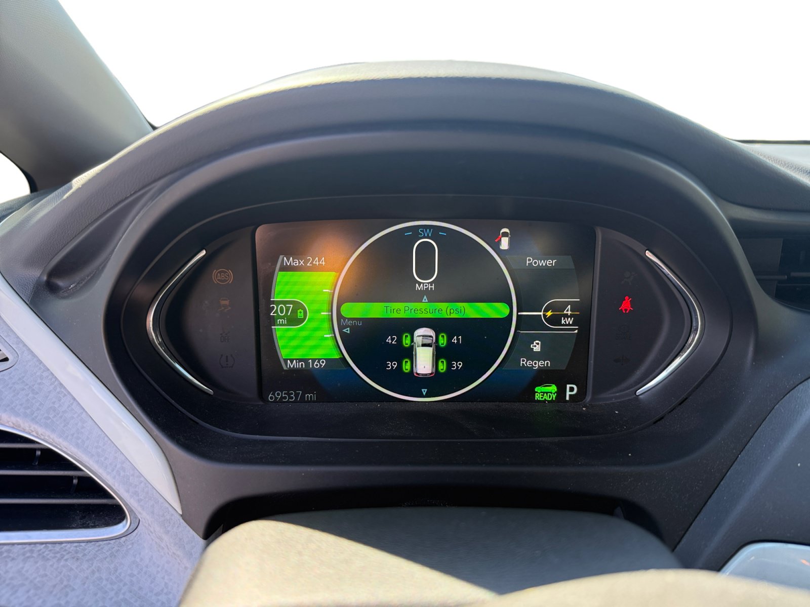 Used 2020 Chevrolet Bolt Premier w/ Infotainment Package FWD image 11