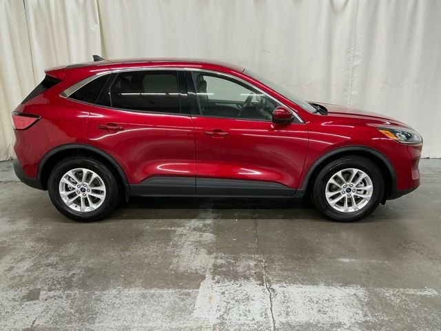 Used 2020 Ford Escape SE FWD image 2