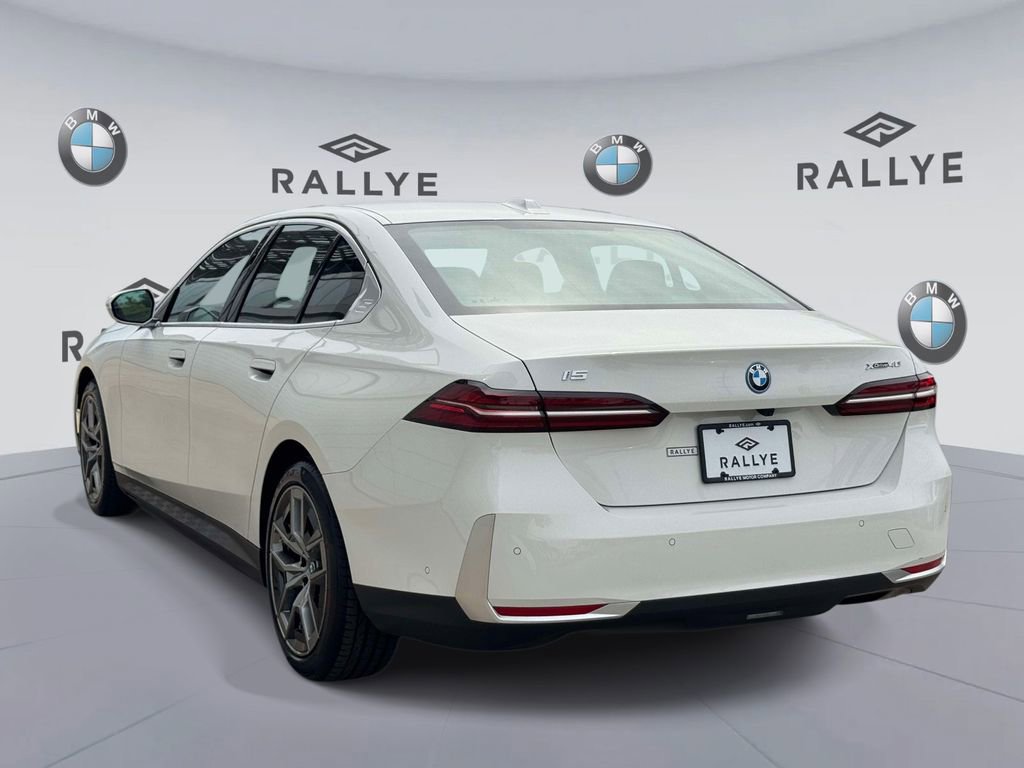 Certified 2025 BMW i5 xDrive40 w/ Premium Package AWD/4WD image 4