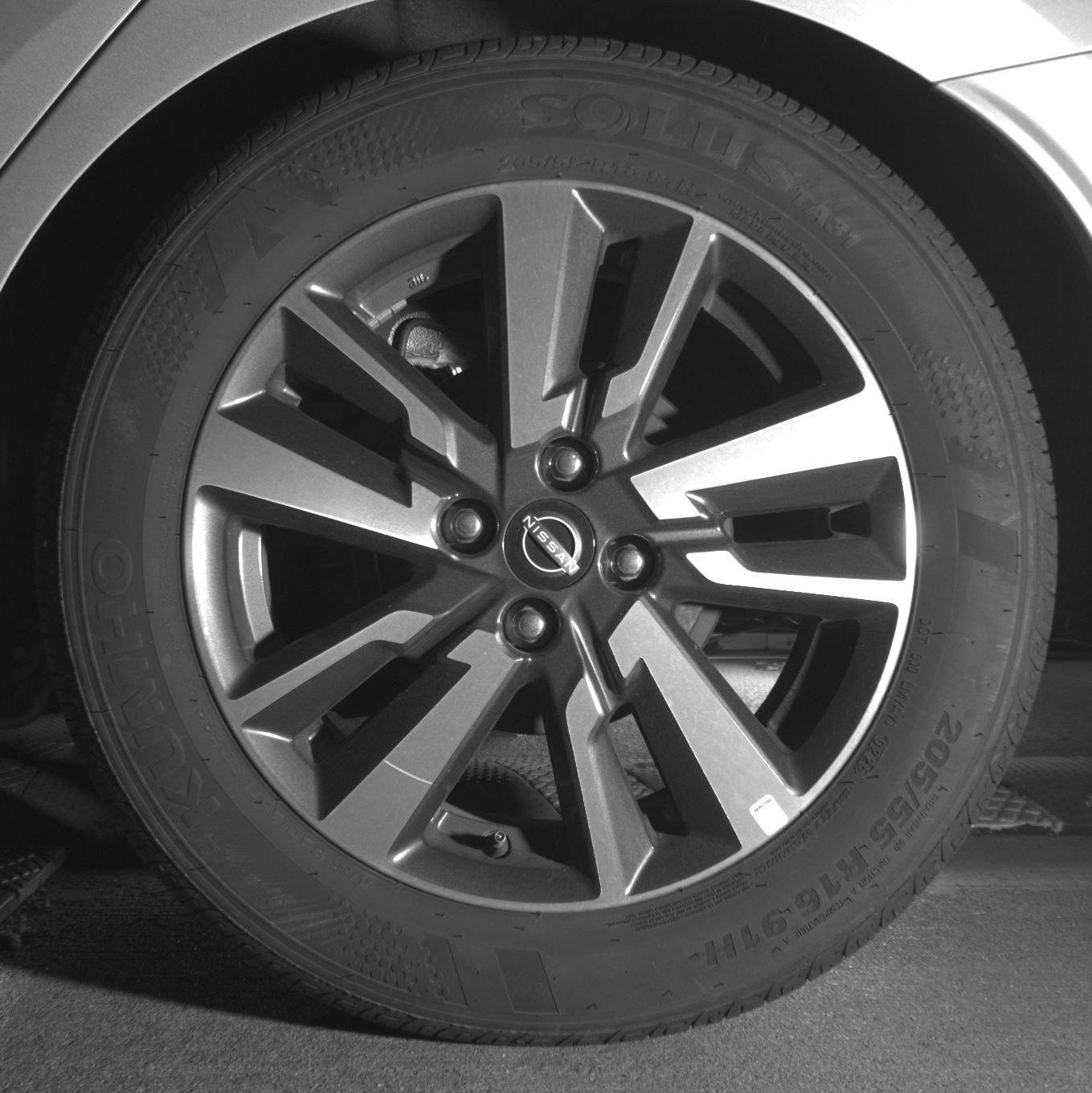 Used 2025 Nissan Versa SV FWD image 14