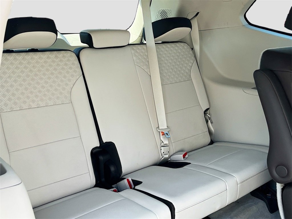 Used 2024 GMC Acadia Denali w/ Super Cruise Package image 28