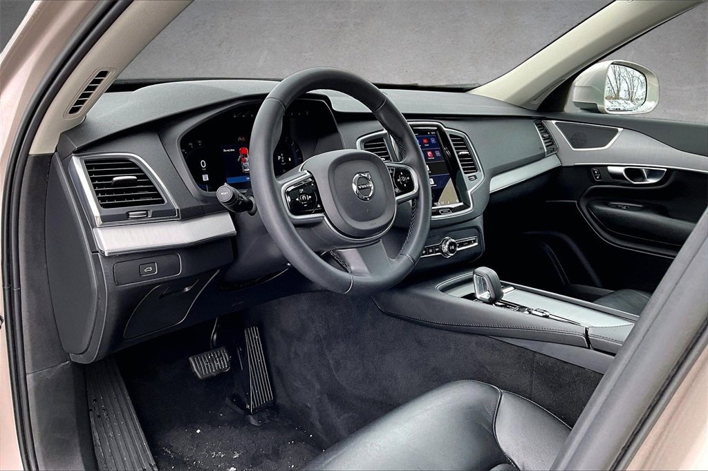 Certified 2023 Volvo XC90 B5 Core w/ Protection Package Premier image 17