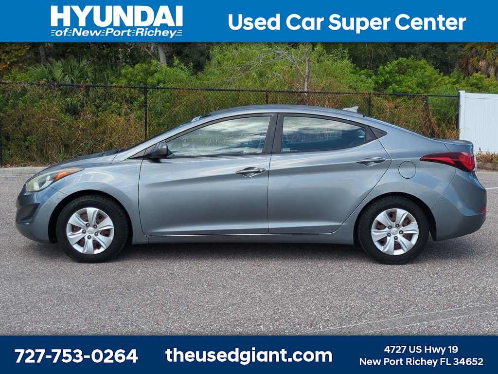 Used 2016 Hyundai Elantra SE FWD image 2