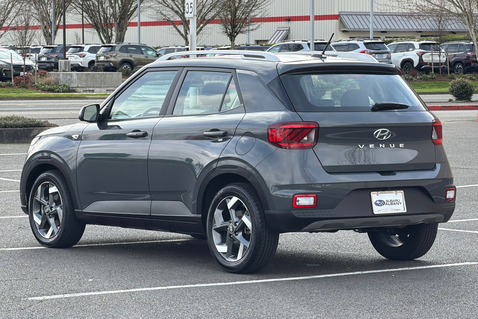 Used 2025 Hyundai Venue SEL image 6