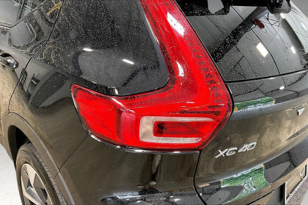 Certified 2024 Volvo XC40 B5 Core AWD/4WD image 24