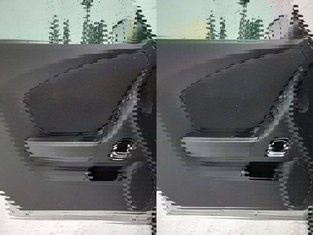 Used 2015 Chevrolet Camaro LT w/ 1LT Preferred Package image 11