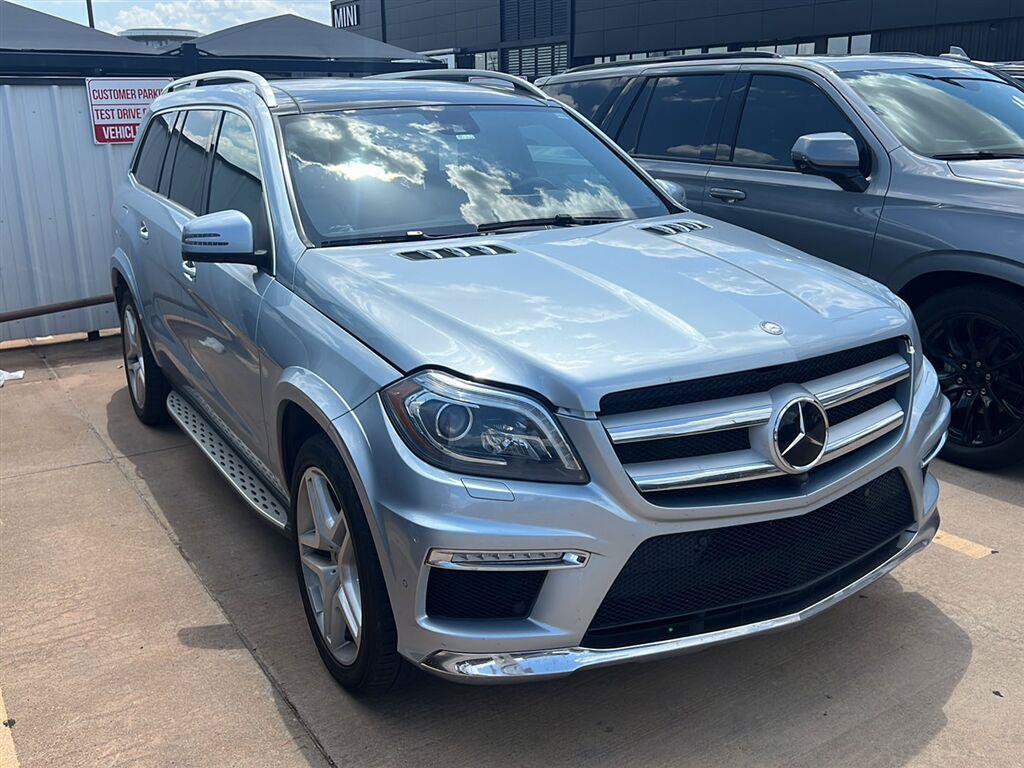 Used 2015 Mercedes-Benz GL 550 4MATIC video 1