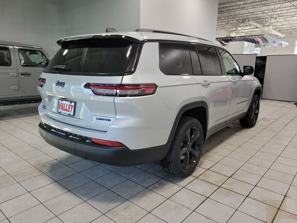 New 2025 Jeep Grand Cherokee L Limited w/ Black Appearance Package image 6