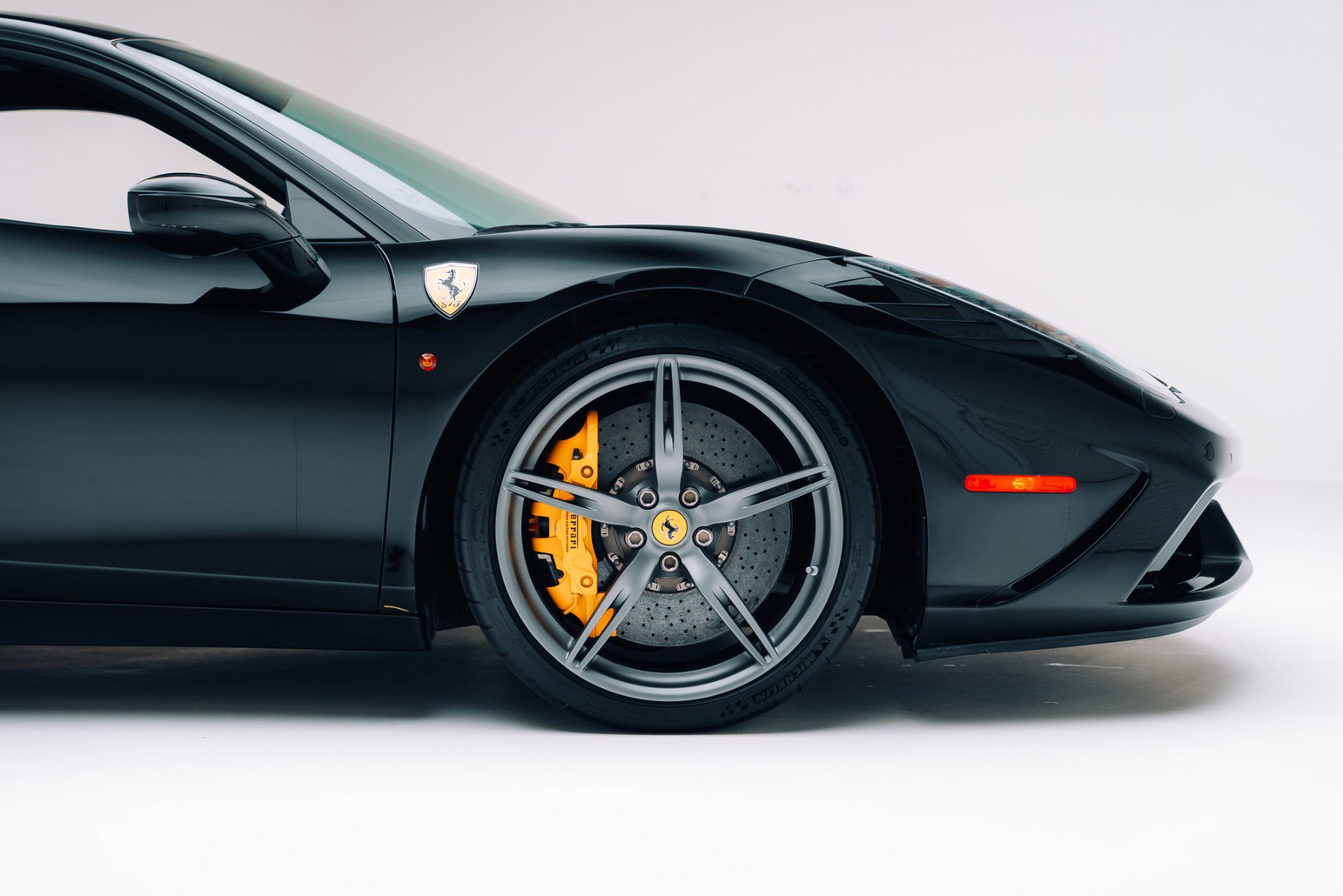 Used 2015 Ferrari 458 Speciale Coupe RWD image 16