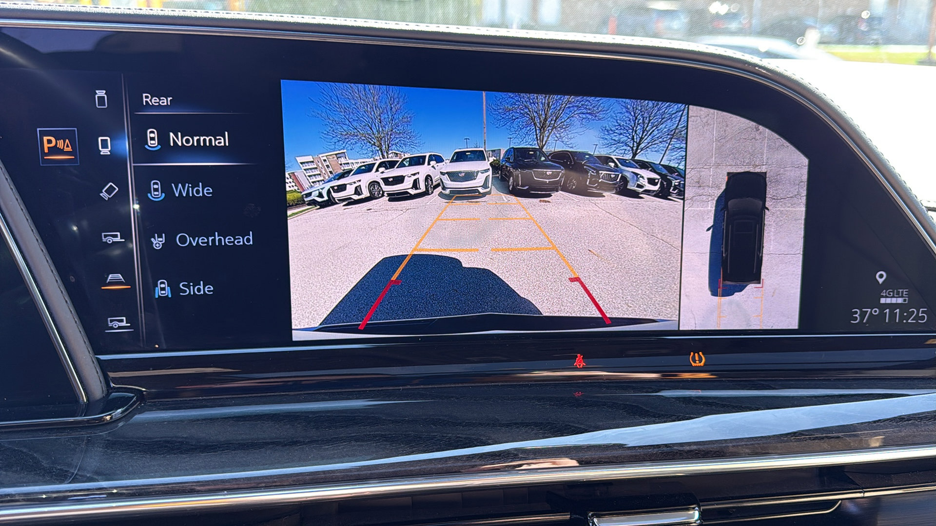 Used 2021 Cadillac Escalade Premium Luxury w/ Performance Package AWD/4WD image 21