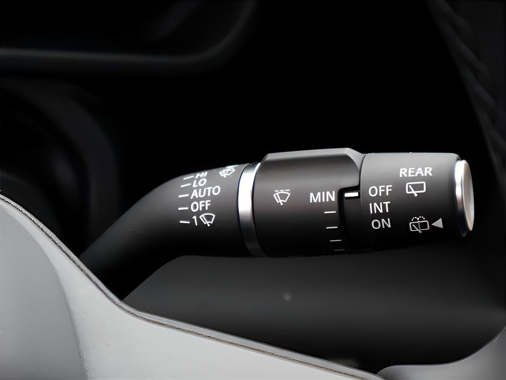 New 2025 Land Rover Defender 90 X-Dynamic SE image 36