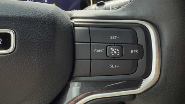 Used 2023 Jeep Wagoneer 2WD image 30