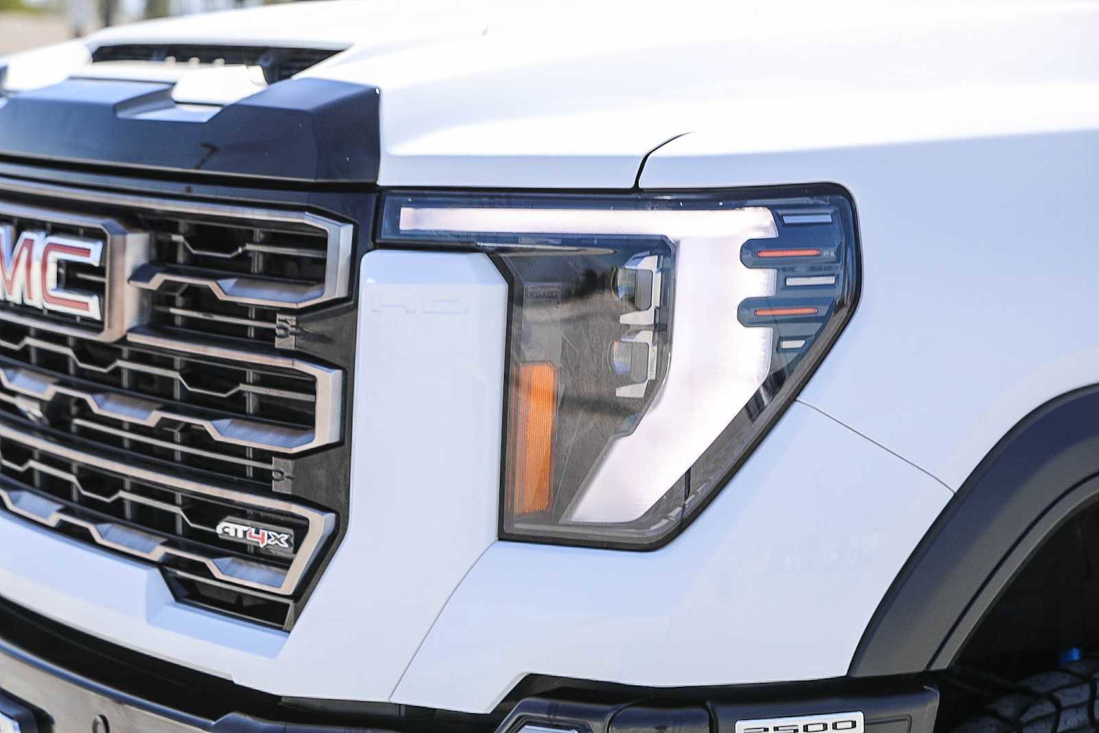 Used 2024 GMC Sierra 2500 AT4X AWD/4WD image 8