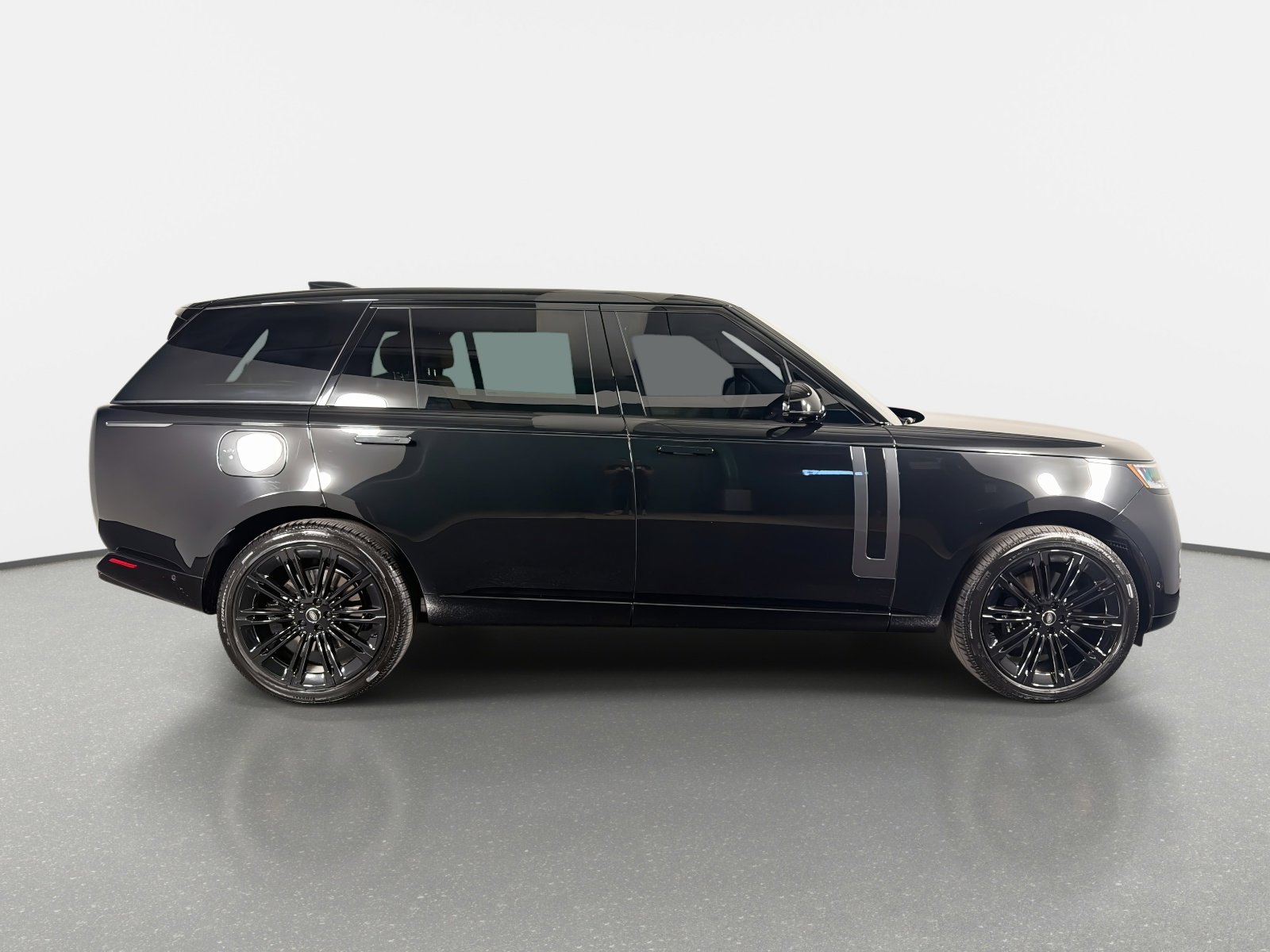Used 2025 Land Rover Range Rover Long Wheelbase SE image 2