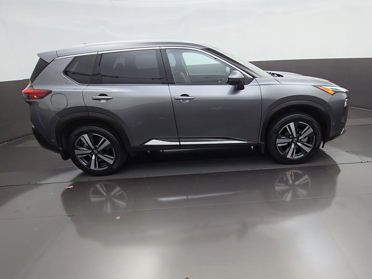 Used 2023 Nissan Rogue Platinum w/ Platinum Premium Package FWD image 11