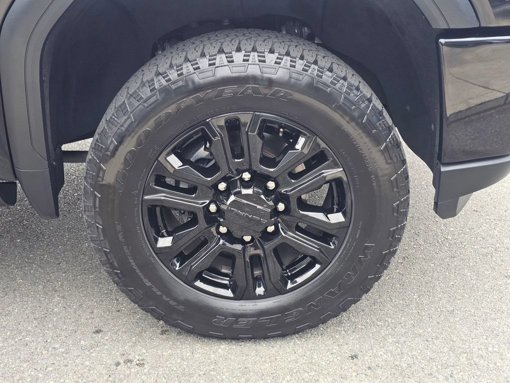 Used 2022 GMC Sierra 3500 Denali w/ Denali Black Diamond Edition AWD/4WD image 9