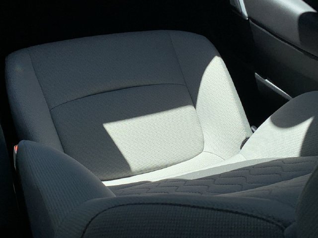 Used 2026 Toyota Corolla Cross LE FWD image 33