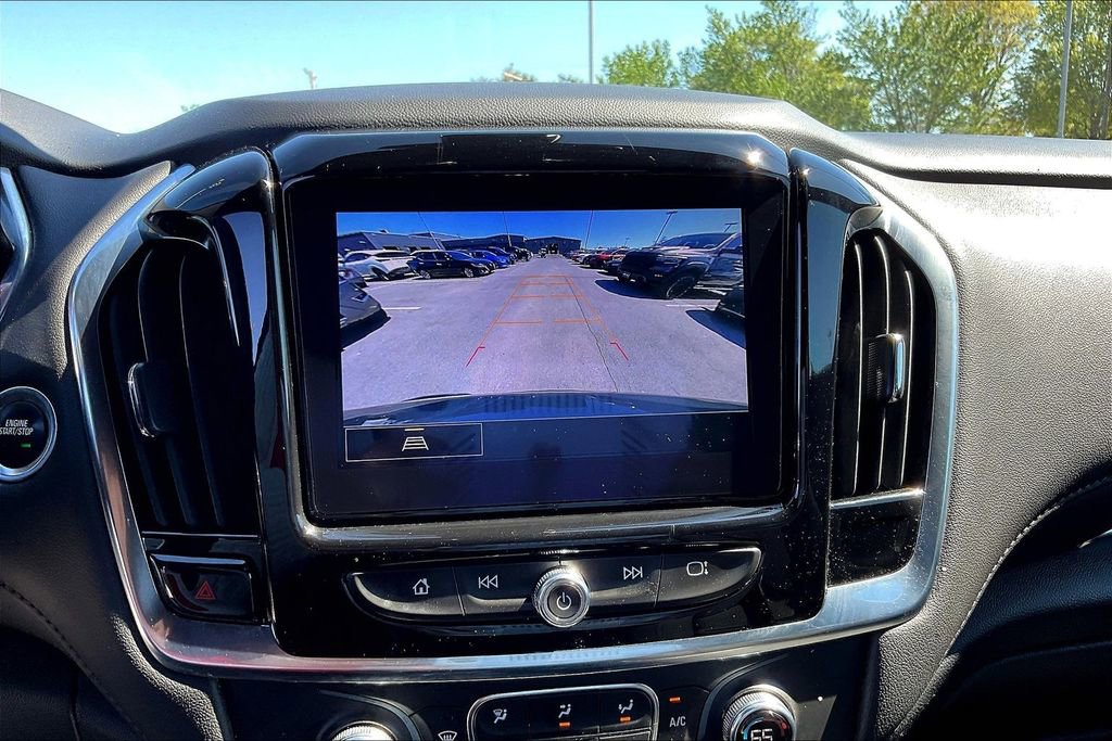 Used 2022 Chevrolet Traverse LT image 30