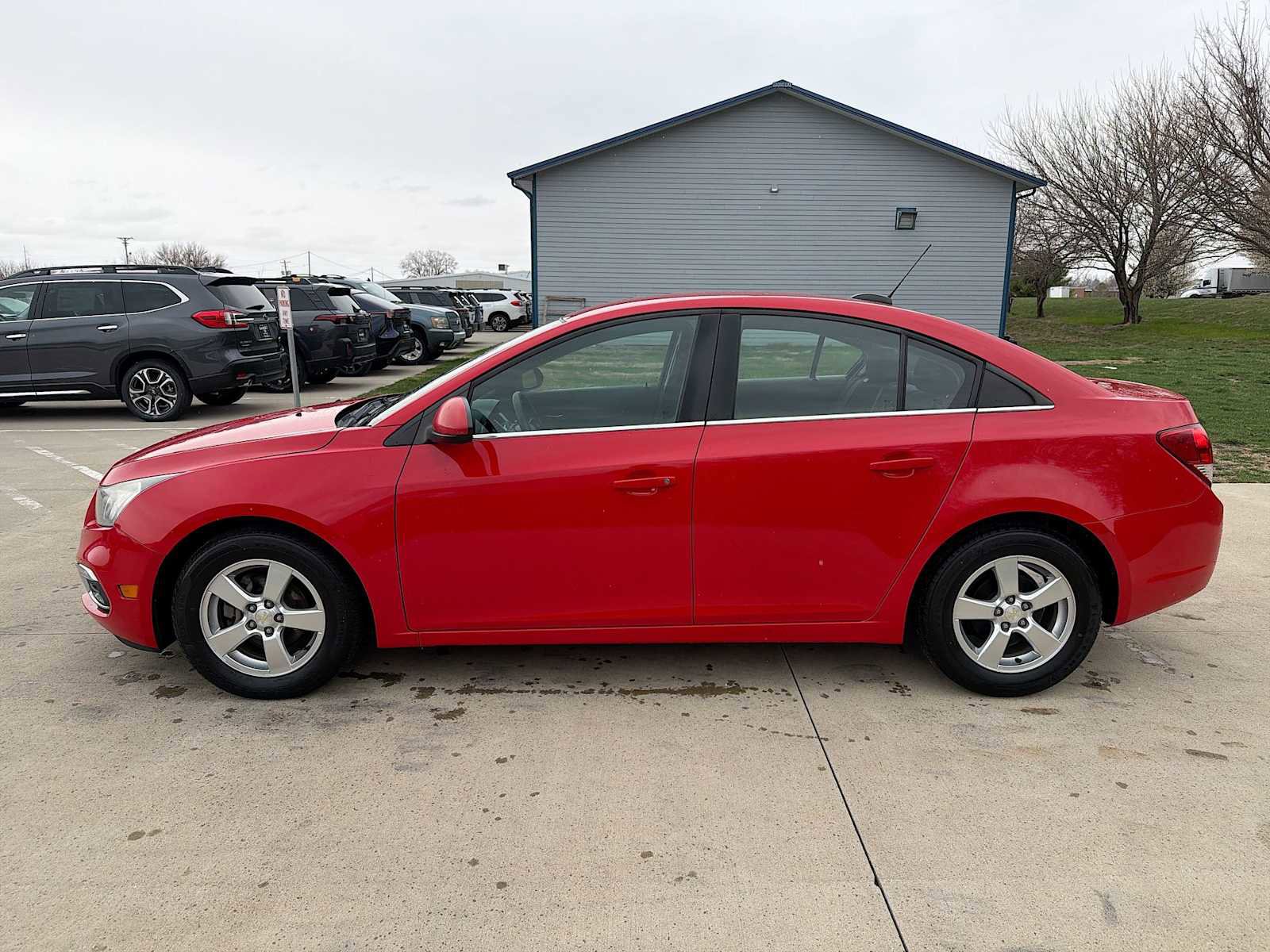 Used 2015 Chevrolet Cruze LT FWD image 3