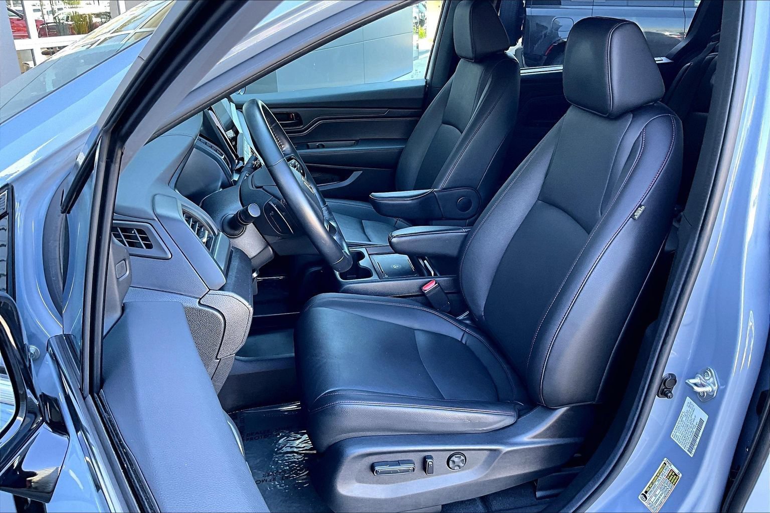 Used 2025 Honda Odyssey Sport-L image 25