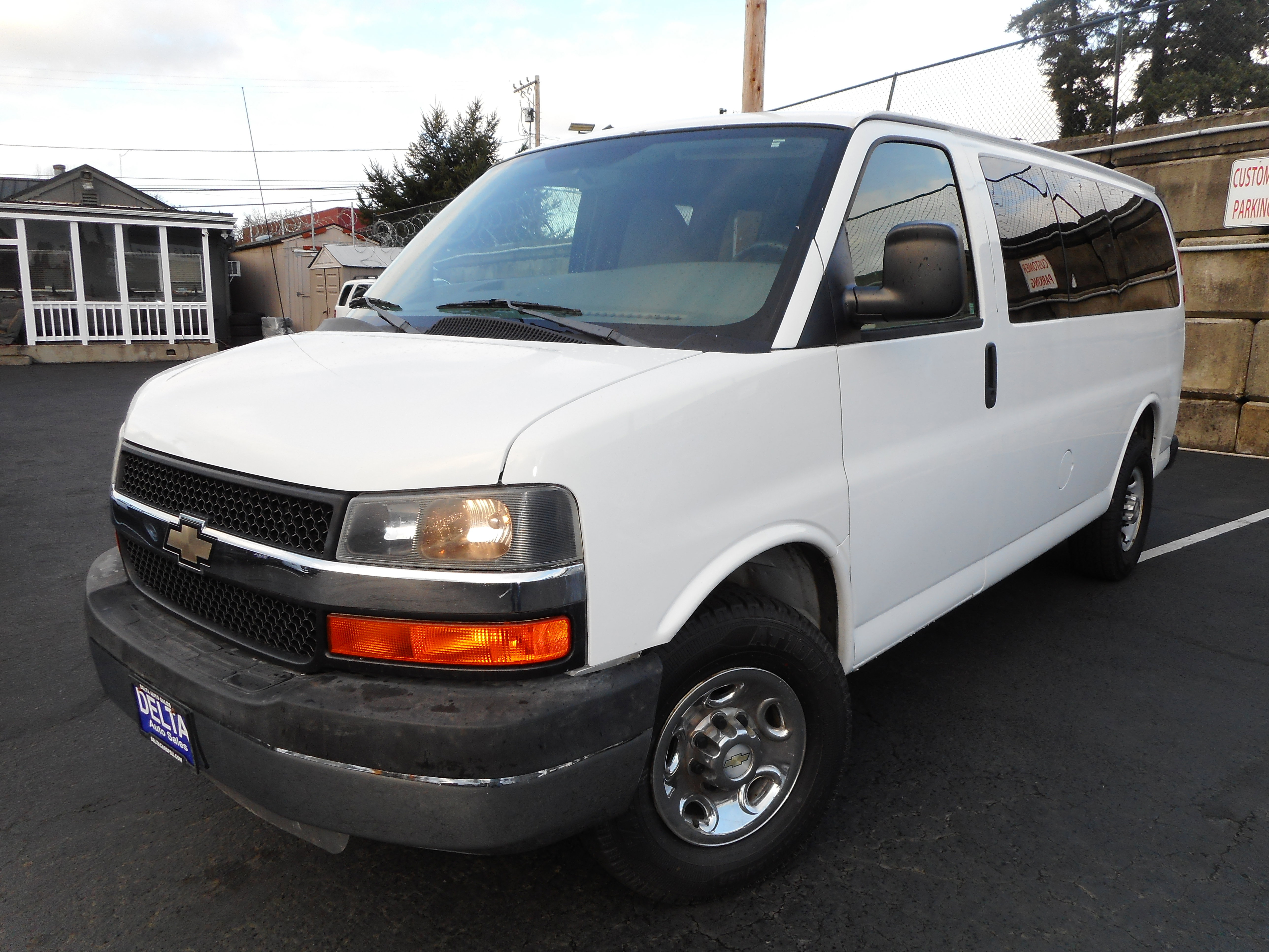 Used 2011 Chevrolet Express 3500 LT w/ LT Preferred Equipment Group image 3