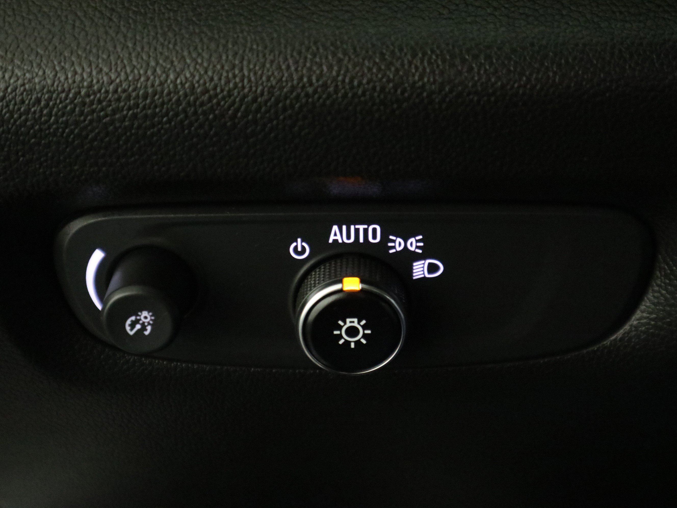 Used 2023 Chevrolet Traverse LT FWD image 34