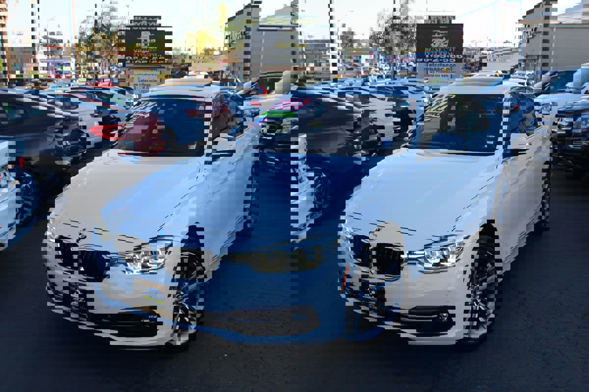 Used 2017 BMW 330i Sedan RWD image 35