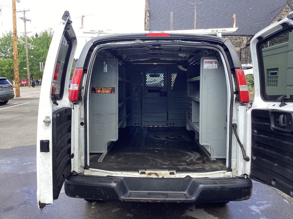 Used 2017 Chevrolet Express 2500 image 10