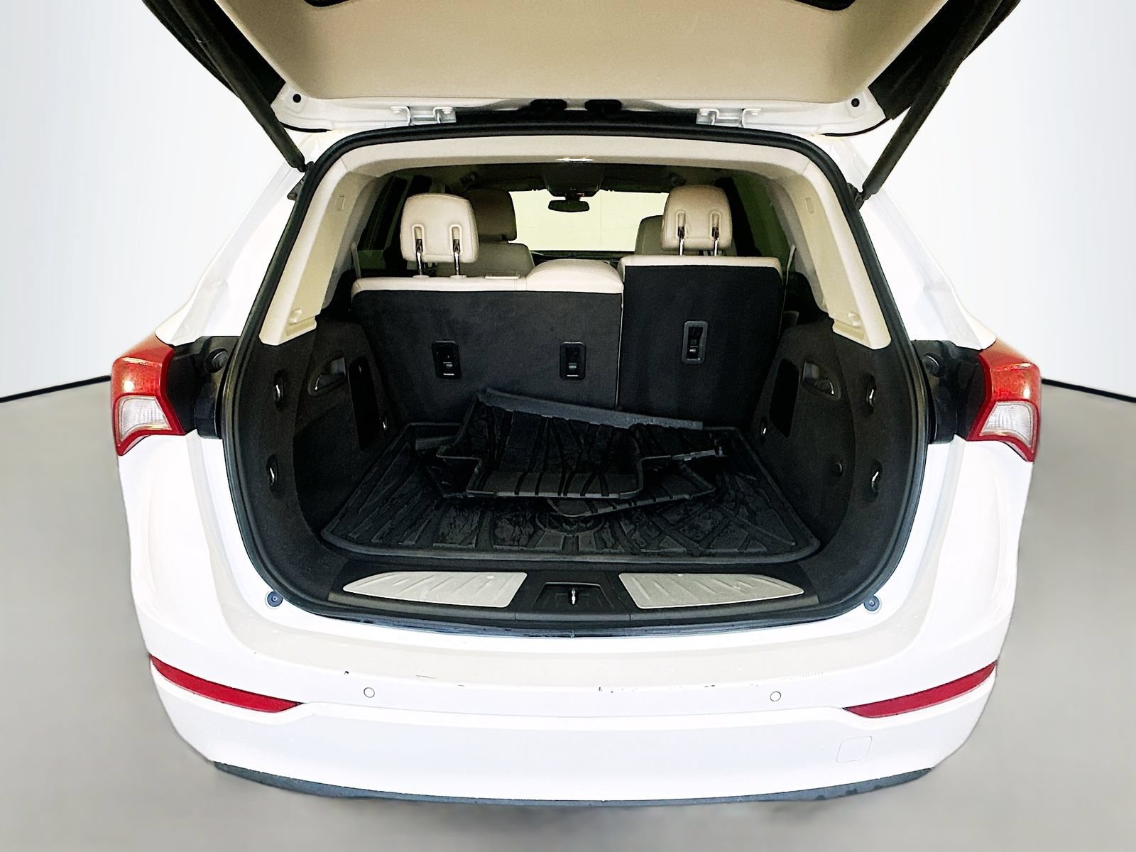 Used 2020 Buick Envision Essence FWD image 26