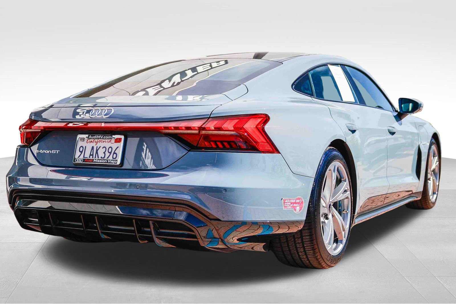 Used 2024 Audi e-tron GT Premium Plus image 6