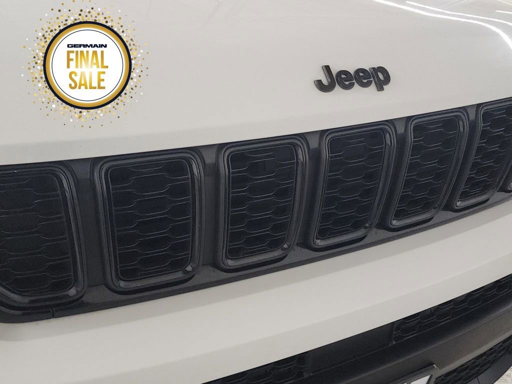 Used 2024 Jeep Grand Cherokee L Laredo image 11