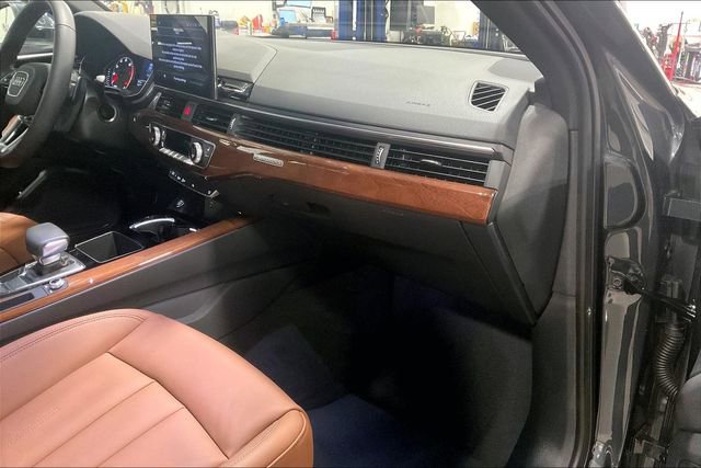Used 2024 Audi A4 2.0T Premium w/ Convenience Package image 16