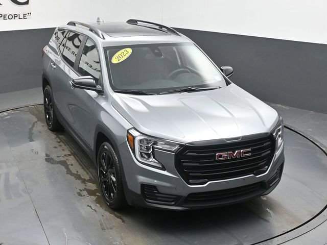 Used 2023 GMC Terrain SLE w/ Driver Convenience Package image 47