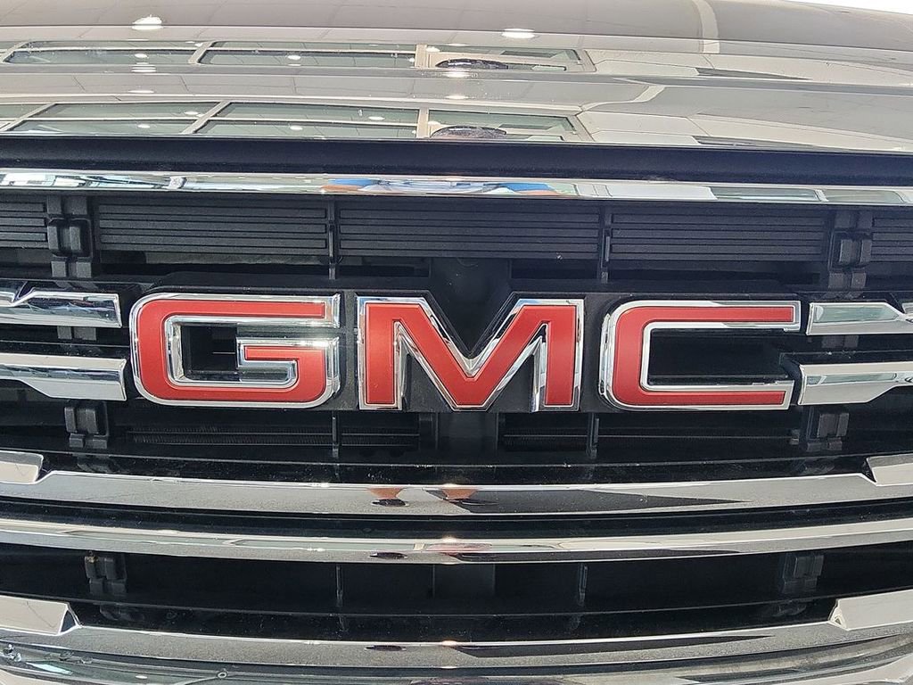 Certified 2023 GMC Acadia SLT w/ LPO, Floor Liner Package FWD image 31