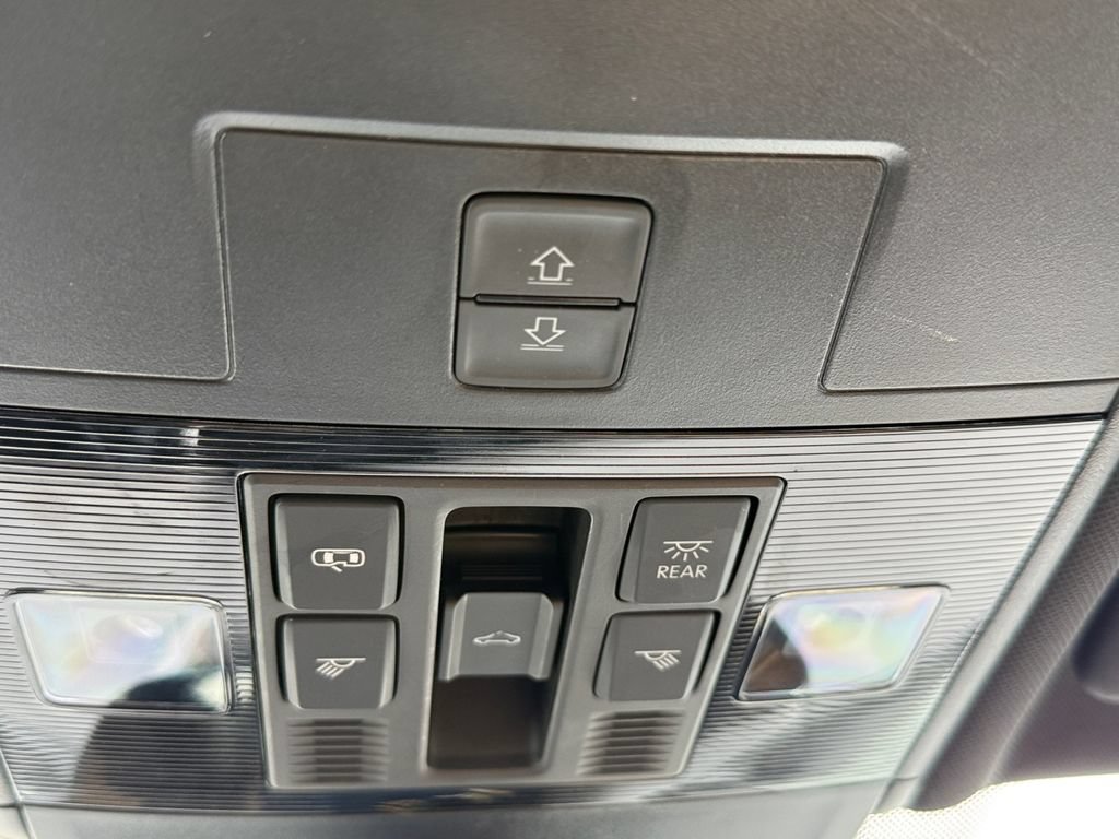 Used 2024 Volkswagen Tiguan SE R-Line AWD/4WD image 18