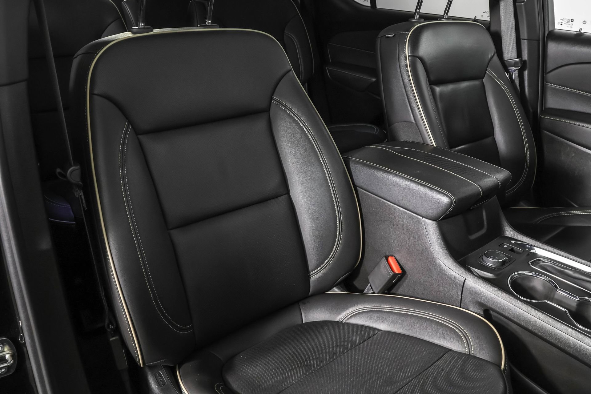 Used 2023 Chevrolet Traverse Premier w/ Redline Edition AWD/4WD image 48