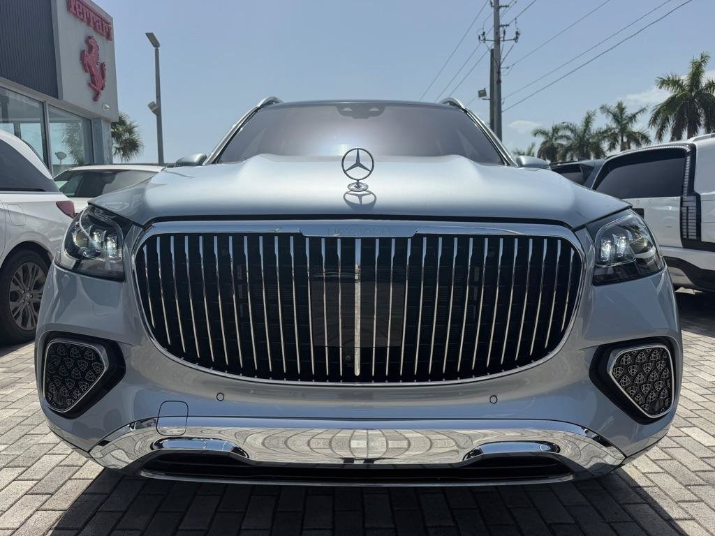 Used 2024 Mercedes-Benz Maybach GLS 600 4MATIC image 2