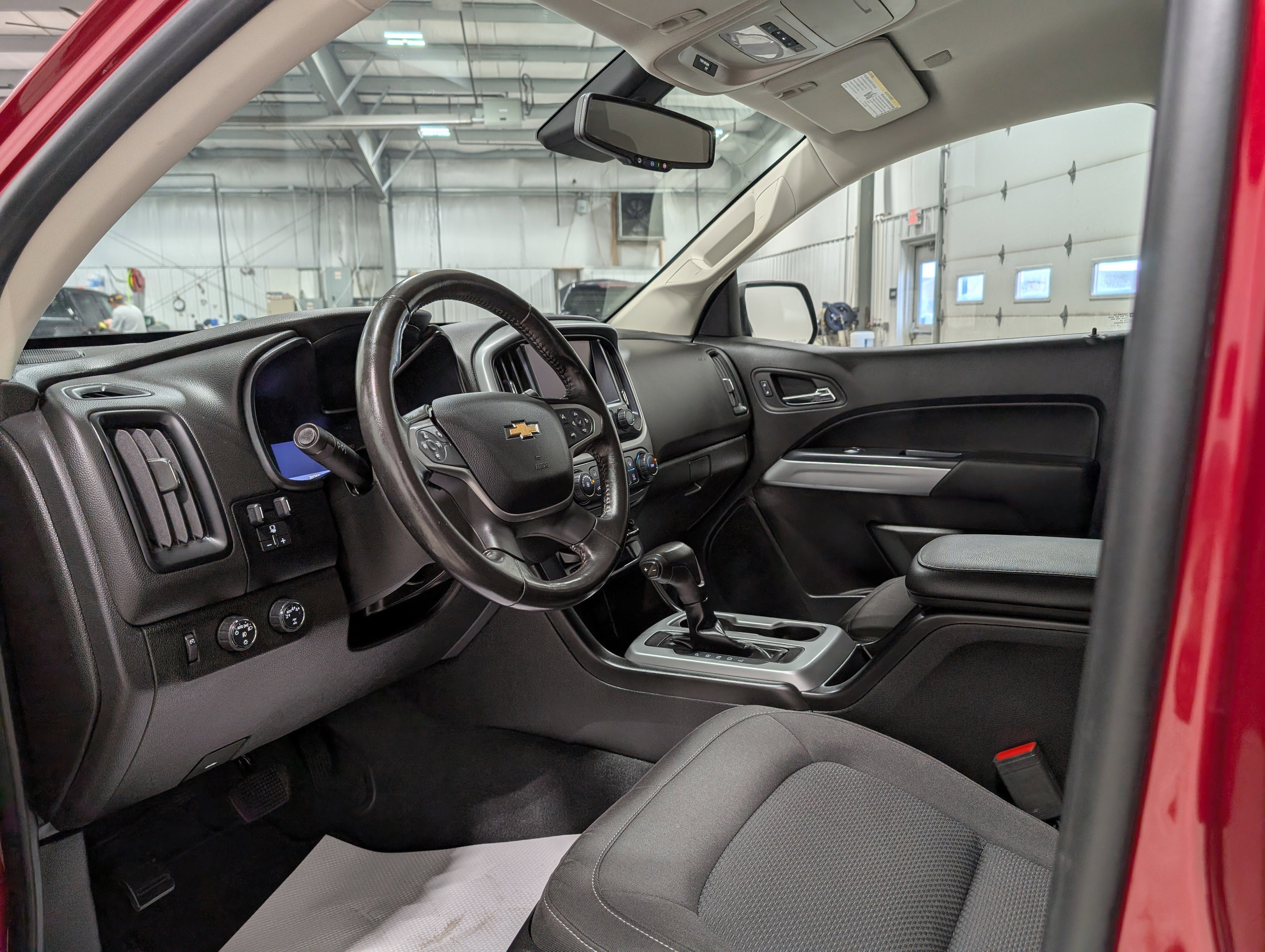 Used 2019 Chevrolet Colorado LT w/ Safety Package image 15