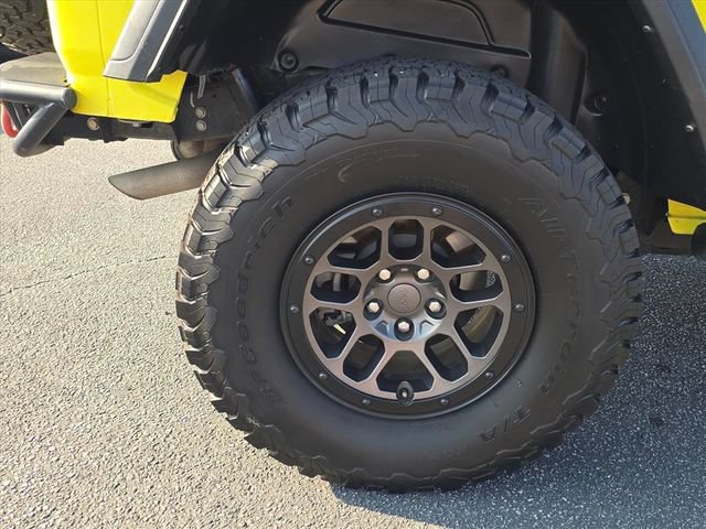 Used 2023 Jeep Wrangler Unlimited Rubicon w/ Xtreme 35 Tire Package AWD/4WD image 35