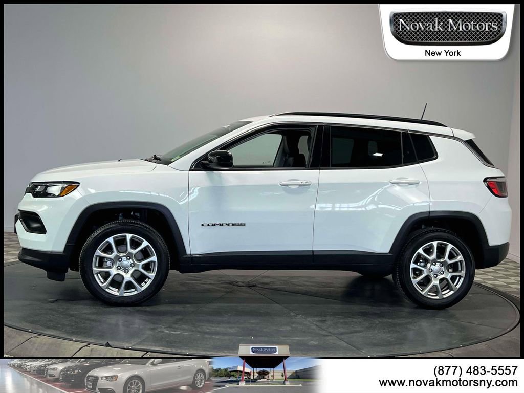Used 2022 Jeep Compass Latitude AWD/4WD image 5