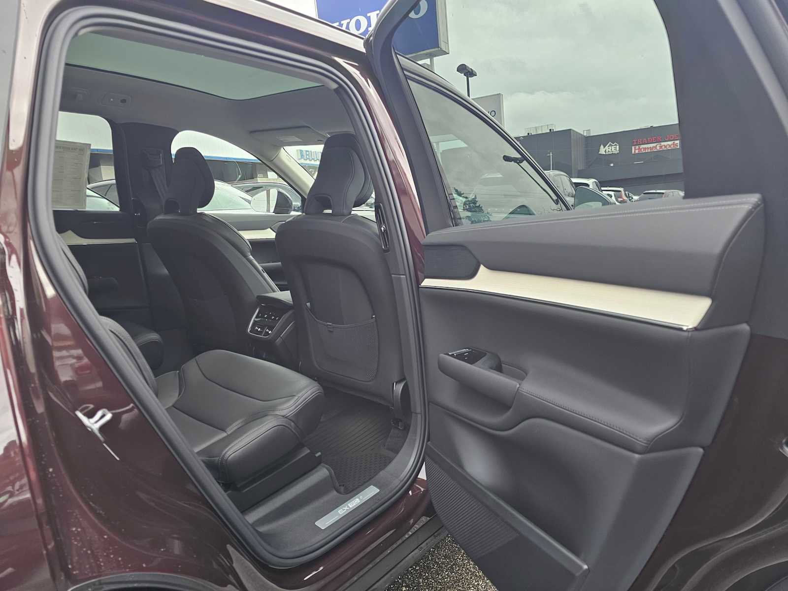 New 2026 Volvo EX90 Ultra image 12