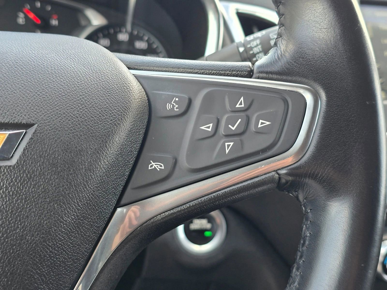 Used 2019 Chevrolet Equinox LT FWD image 26