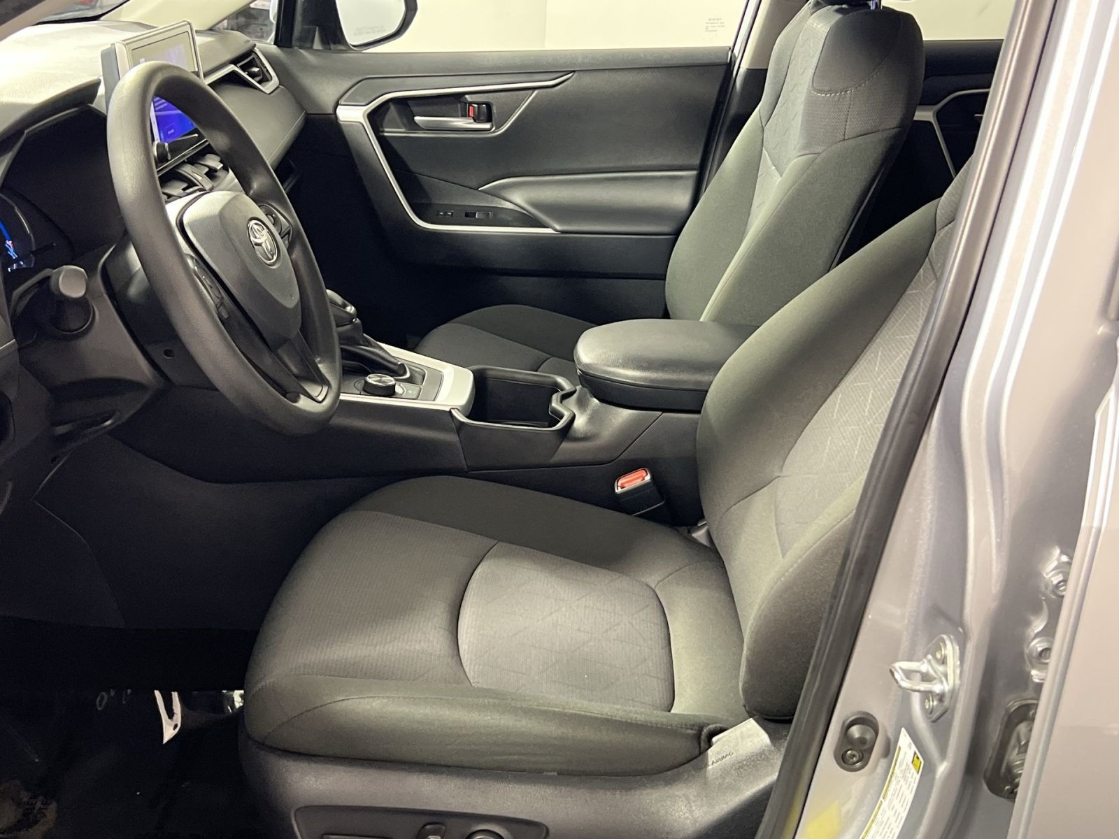 Used 2025 Toyota RAV4 XLE AWD/4WD image 13