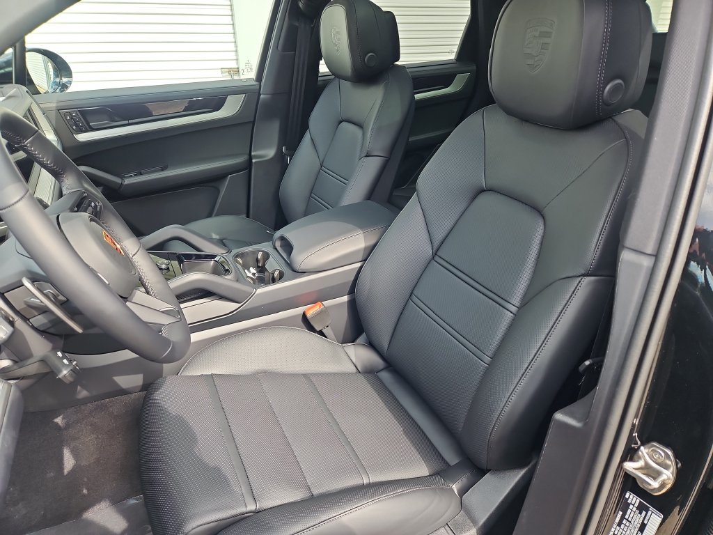 New 2026 Porsche Cayenne S AWD/4WD image 5
